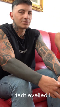 保姆向我妻子反映她应该如何被对待。在我妻子面前发生性关系