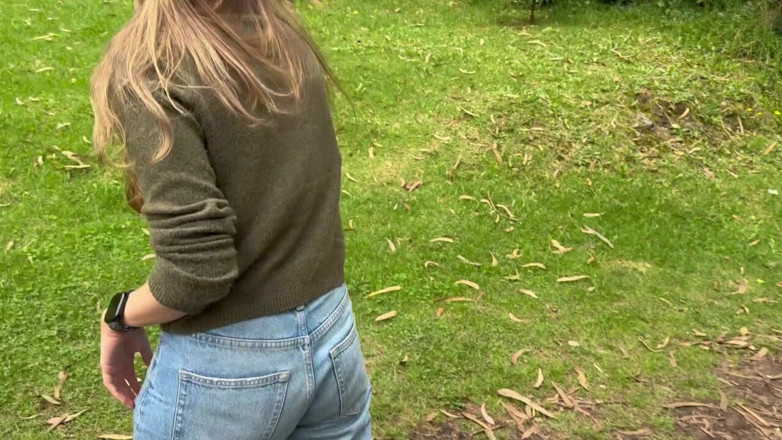 scarlettandc: Lesbijki bawiące się na świeżym powietrzu