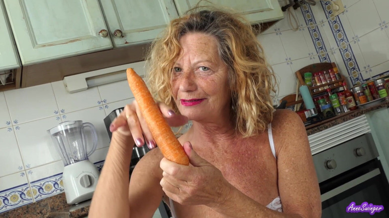 Anne Swinger: Nấu ăn, tôi còn một củ cà rốt? Tôi phải làm...