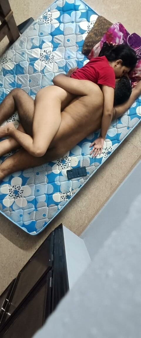 Playboyvinz: Cặp đôi tình dục tại nhà