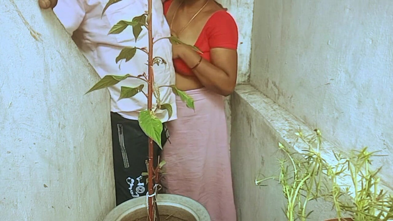 Priyanka314: Ev kazanan üvey oğluyla köy teyzesi 2. katta seks yapıyor