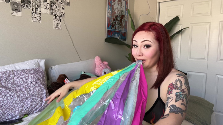 Lenna Lux: Menghisap telur kemalangan saya – video penuh