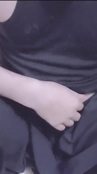 Desi boy grande bunda bonita e dedilhando sua bunda grande sozinho na sala
