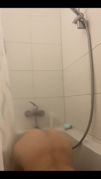 Solo in Shower 