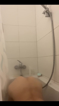 Solo in Shower 