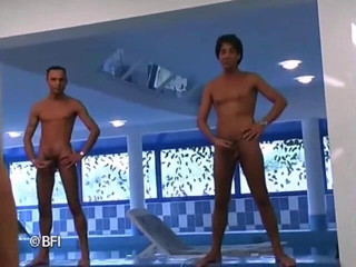 Hardcore Lovers: sunahre baalon vaali aur laal baalon vaali larkiyan is land...