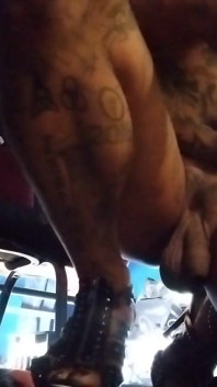 Ashley se sente suja e com tesão leva um bom macho