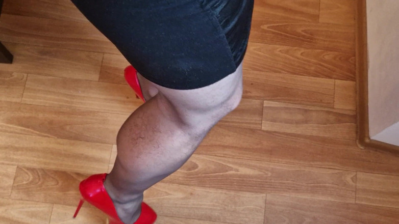 Milosbroz: Chůze Ve Vysokých Červených Podpatky