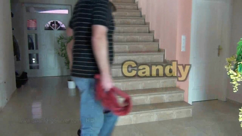 Spanking Server: Candy bare的背部被狠狠抽插