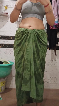 Priya Bhabi Nice Body Show