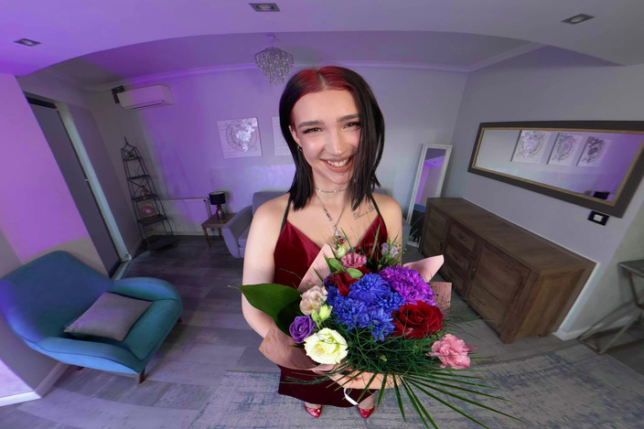 VRoomed: Scarlett Spark - Make Me Bloom