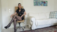 Lady Victoria Valente: Sandal Mistress vám dá pokyny