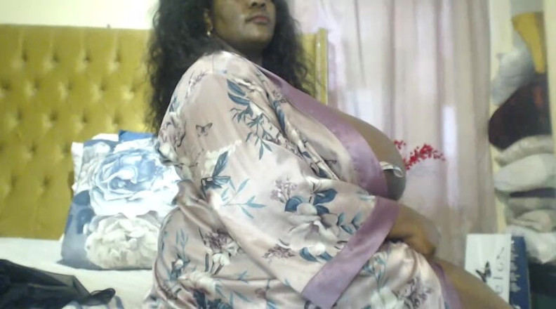 Legendary Booty Overdose: Black SSBBW Moans &amp; Tease Neighbor While Masturbating
