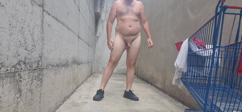 Mirko2589: Naked Inside a Supermarket Parking Lot