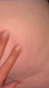 Bini jalang curang berambut merah tidak dapat membantu tetapi mengongkek kawannya selepas keluar malam - hotwife trix
