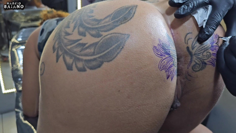 MARCIO BAIANO: Changer le tatouage autour de mon trou du cul est...