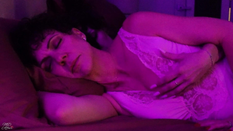 SavvyStar: MILF pertama saya