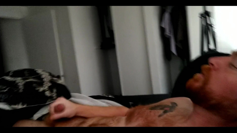 Logan Stanley: Ainda na cama. Precisava atirar.