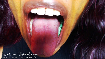 Kneel to Nolia: Chewing gum ASMR
