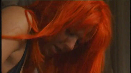 Fuck me Hard: Pohřbí svůj obličej do zadkové díry červené hlavy