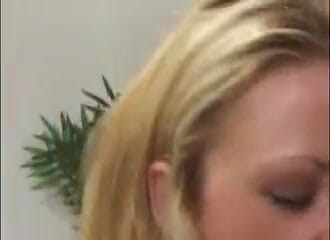 Outdoor pervs: Blonde teen squirting frenzy