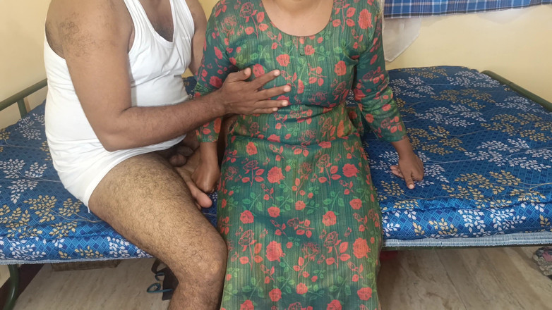 Laxi ammu: 家庭 主妇