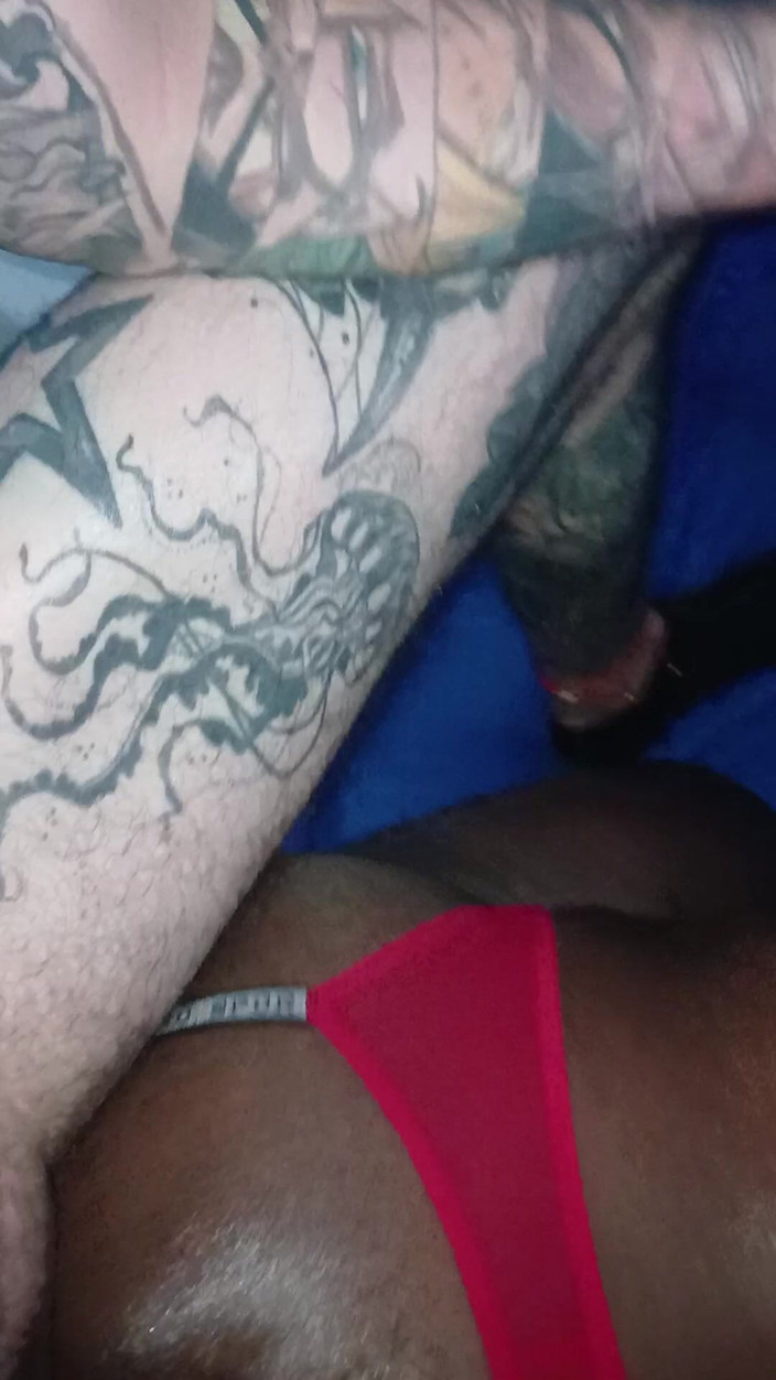 Vikingoazul: Black Femboy Applies Oil to Her Ass to Get Her...