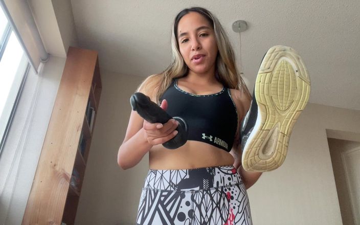 Goddess Alexa femdom: Scopa le mie scarpe da ginnastica - Sneaker Fetish
