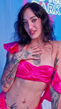 Brisen pieprzy i tryska w After Dark POV 4K
