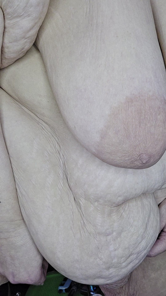 HerculesnVENUS: Pepek menggesel dan memancut mani