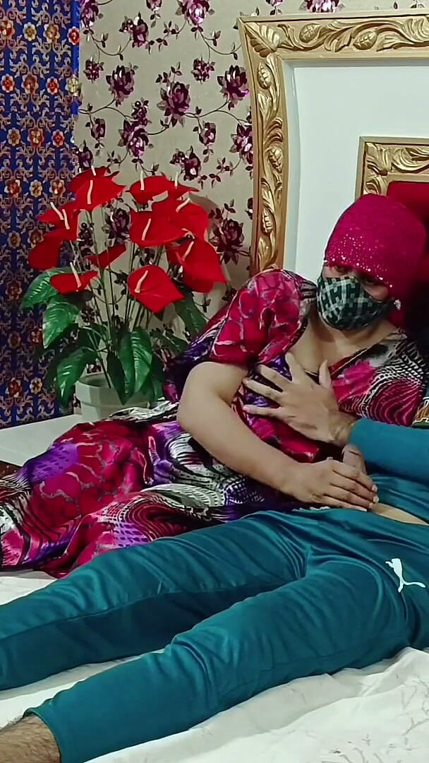IndianHindiXxx: Bhabhi India berpantat besar dikongkek keras oleh adik iparnya