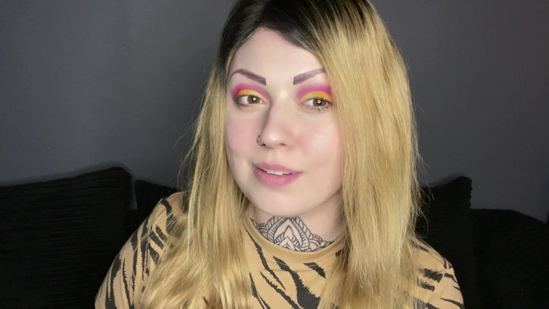 Miss Valentina: Fascinat să o uite