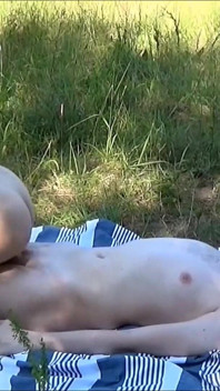 Niewolnica seksualna używana w jeziorze