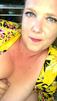 Sensual aceitoso titfuck y pezón jugar