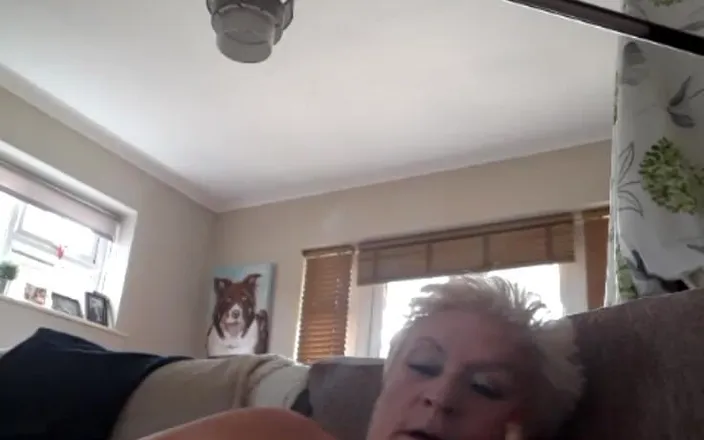 Uk Joolz: Stream Started 07/18/2019 10:47 Am