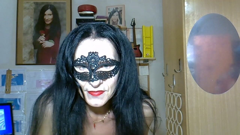 WEBREGINETTA2023: Strumpbyxor står medan de kissar