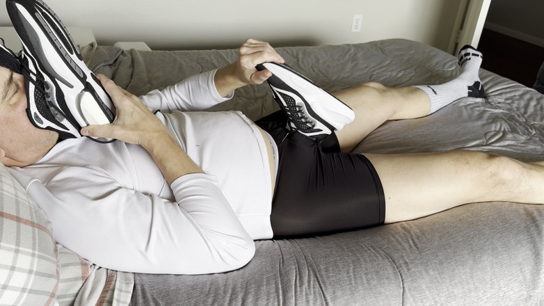 snkrluvr69: Ateşli adidas eğlencesi, sikiş, koklama, boşalma, yalama