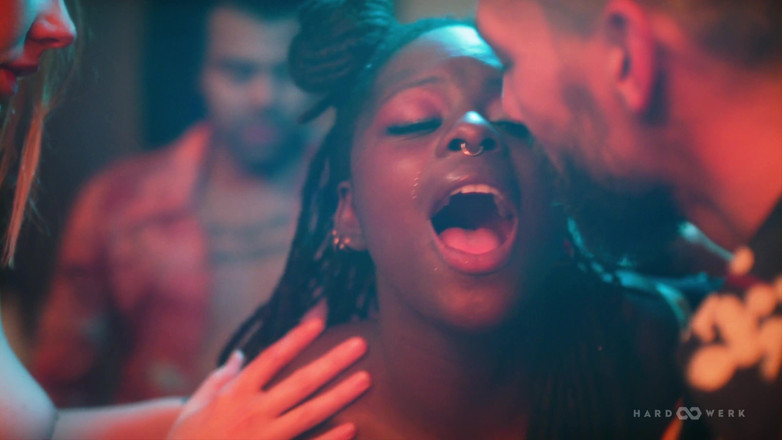 HardWerk: Sheer and Loving with Las Bangers