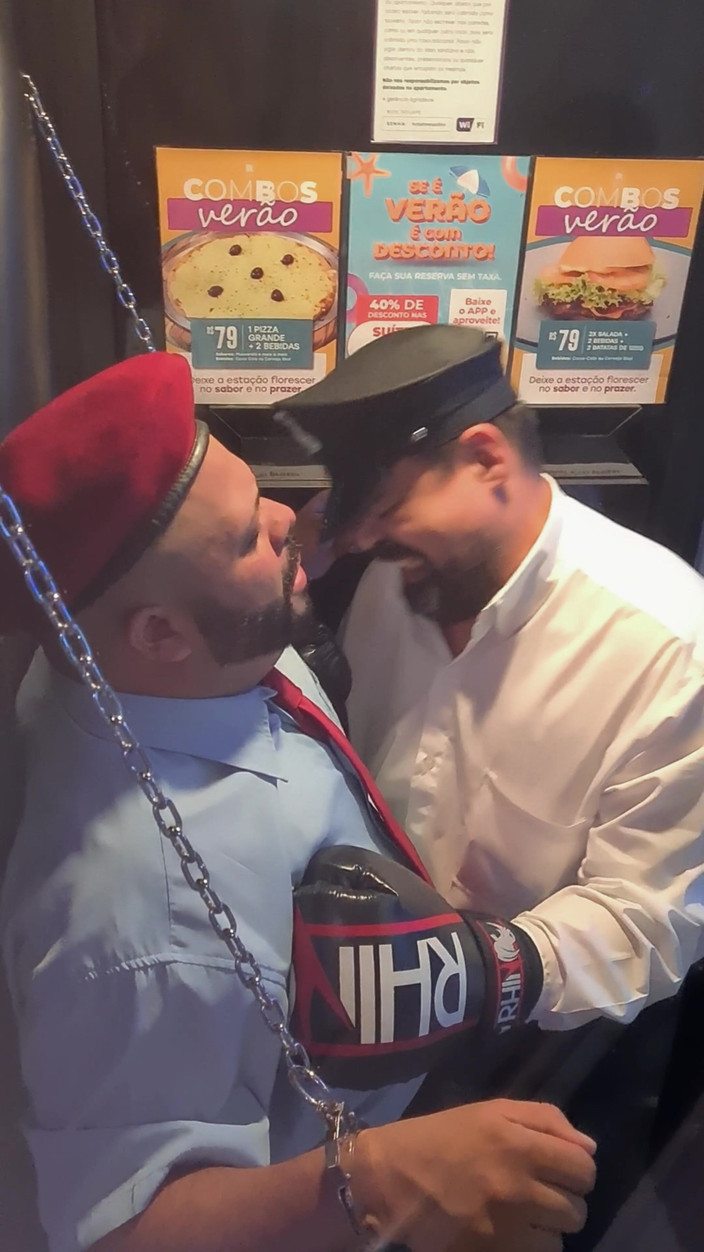 Punchbagplz: Umgekehrte Autorität - Die Alpha-panne Mit Handschellen