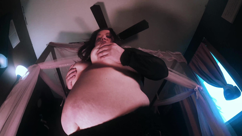 SexyNEBBW: My vibrator makes me squirt (bonus panty pissing)