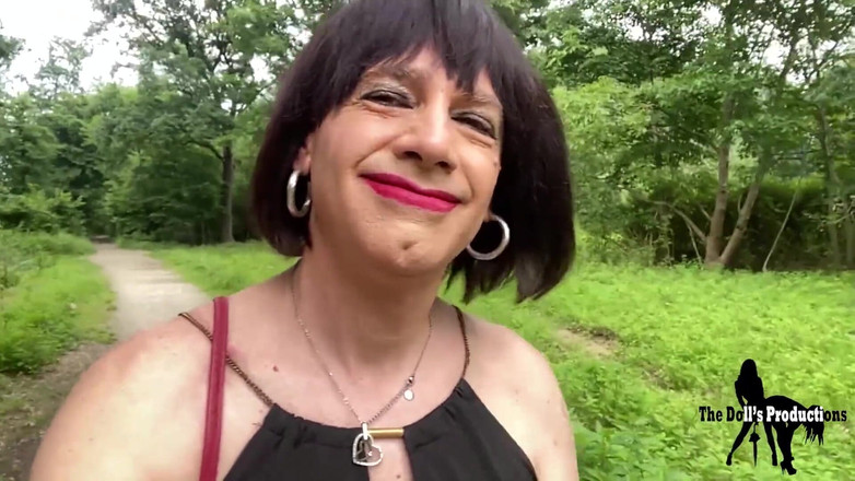 Emily Rossi: Hari berlayar - crossdresser luar ruangan - muncrat