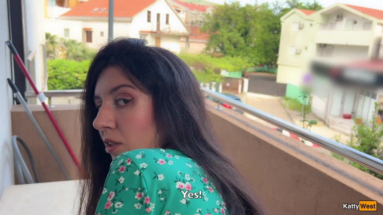 Katty West: Jag avfyr barnvakt men hon ber mig straffa henne och...
