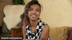 ATK Hairy: Yvette donne une interview nue
