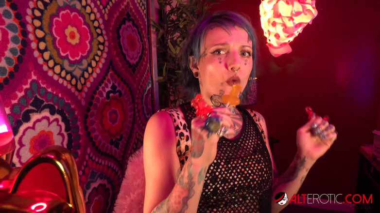 Alt Erotic: Evilyn Ink tattoos Ivan while fucking River Dawn Ink