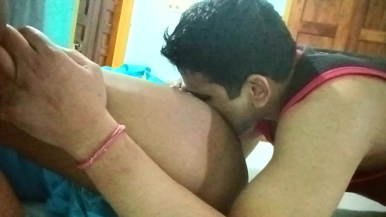 Popmini: हॉट पत्नी का अपने सहकर्मी के साथ हॉट सेक्स