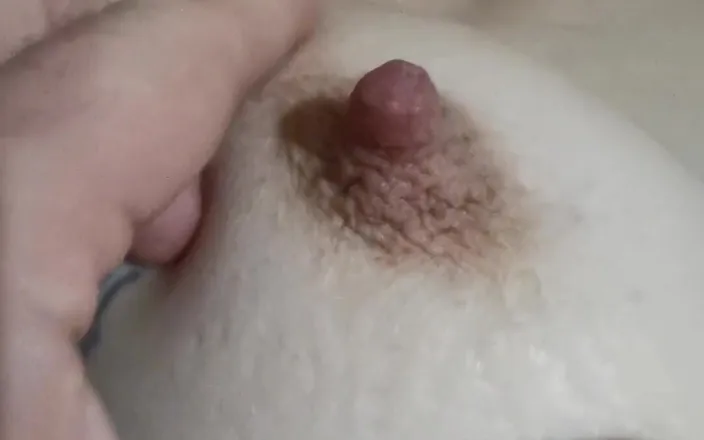 Akasha7: 热辣素人人妻狠操乳头