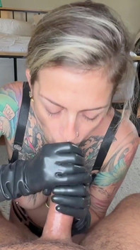 Summer Raez Blowjob with Latex Gloves