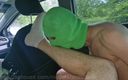 Femboy vs hot boy: Случайный дальнобойщик трахается в машине с папочкой, чтобы кончить!