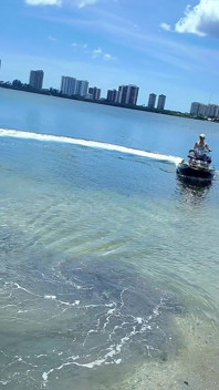 Menghisap & Mengongkek batang Jetski Pengadu Jetski saya di pantai
