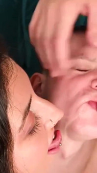 Výstřik do pusy paroháče z ptáka milence manželky
